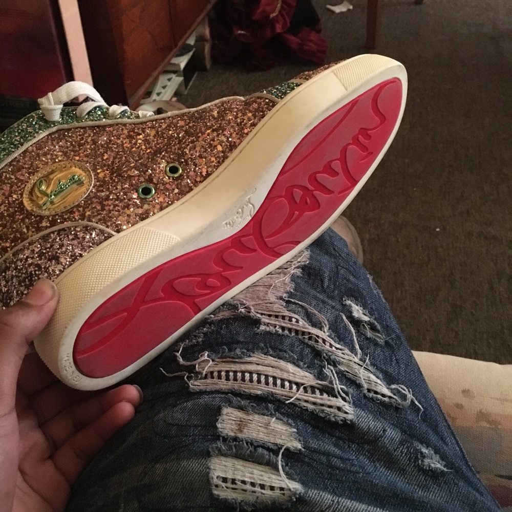 Christian Louboutin - Picture 2 of 3